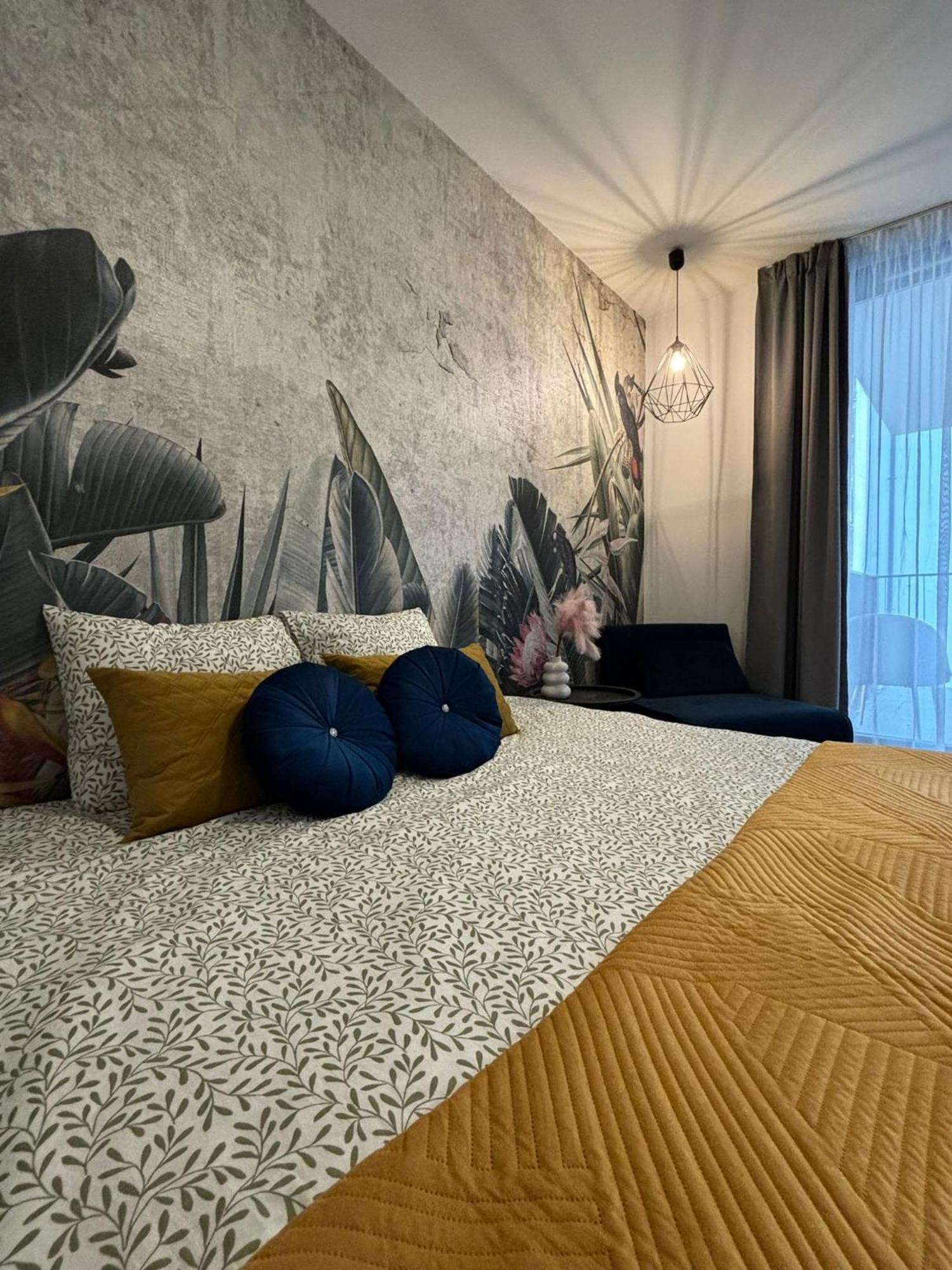 Wow! Paradise Aparthotel Krakow Exterior photo